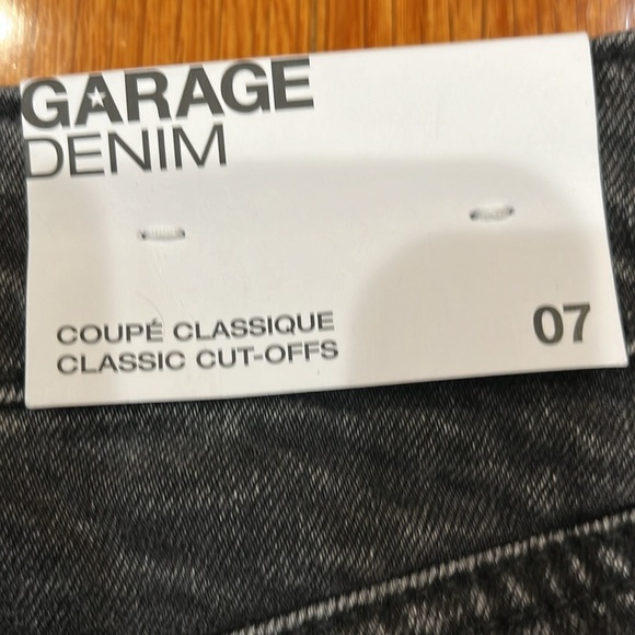 GARAGE BRAND NEW W/TAGS BLACK SZ.7/28 CLASSIC CUT-OFF SHORTS. PERFECT CONDITION - Picture 7 of 11